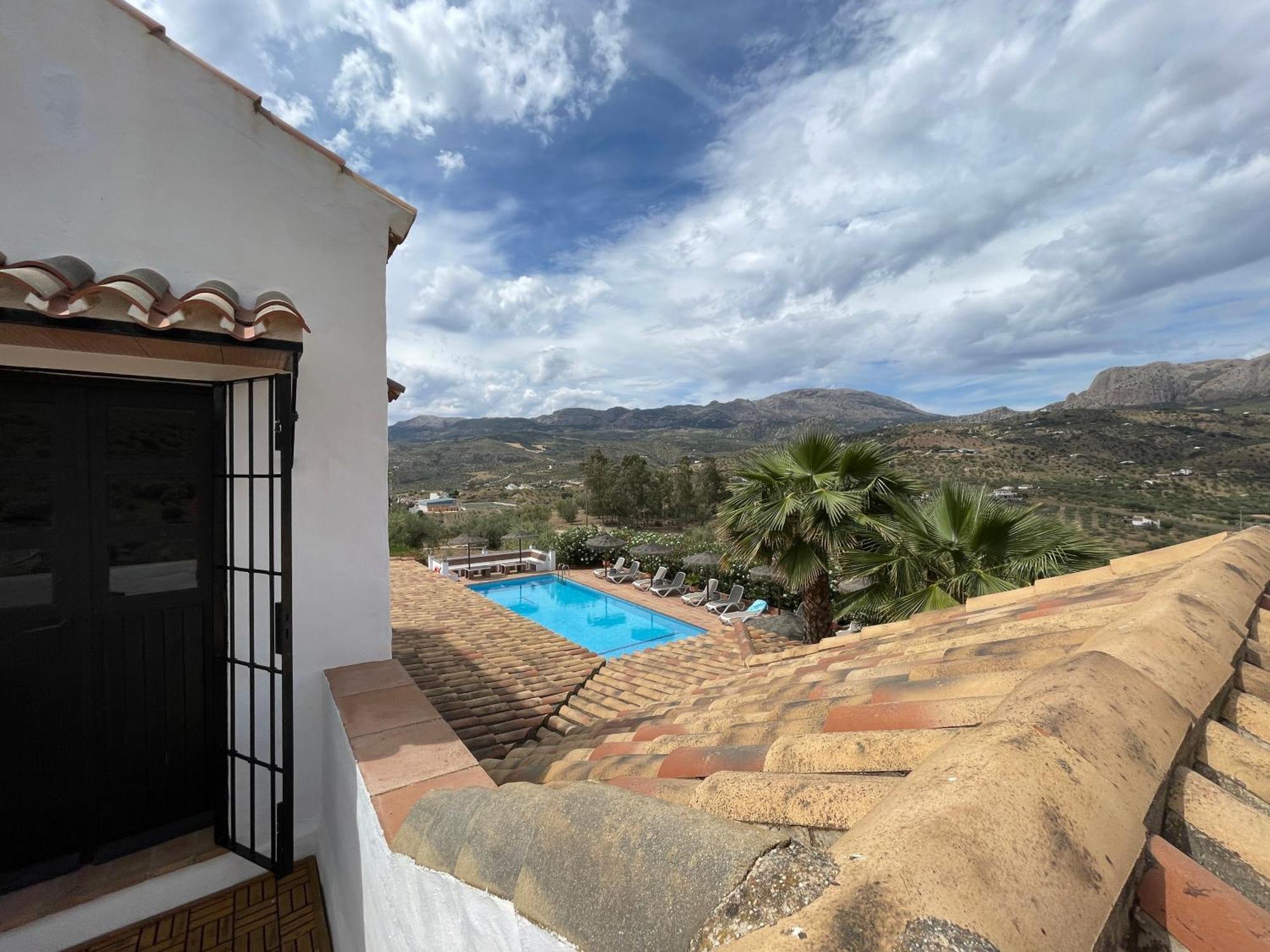 Hacienda Riogordo Bed & Breakfast Exterior photo